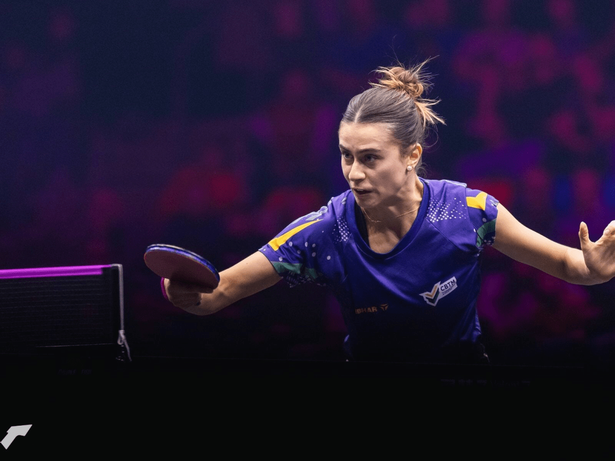 Bruna Takahashi vence na estreia da Copa do Mundo de Tênis de Mesa 2026