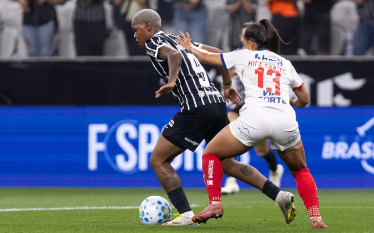Jhonson marcou os gols que garantiram o Corinthians na final